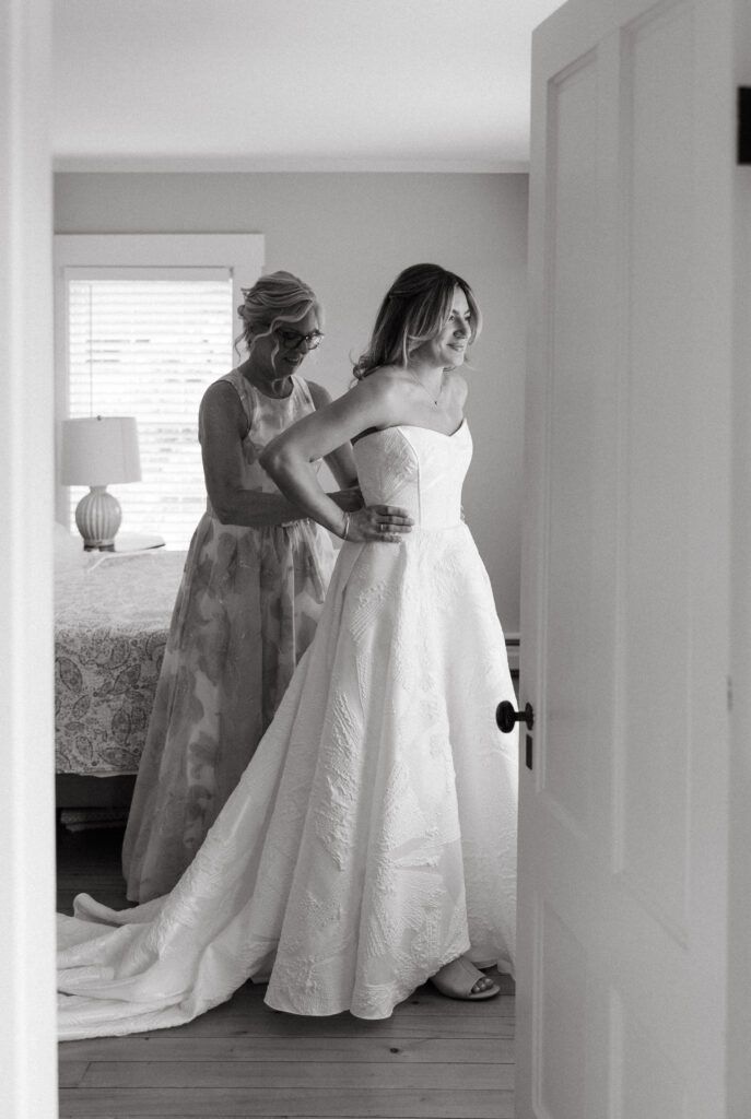 Getting ready room at the Public House on Page Hill NH wedding