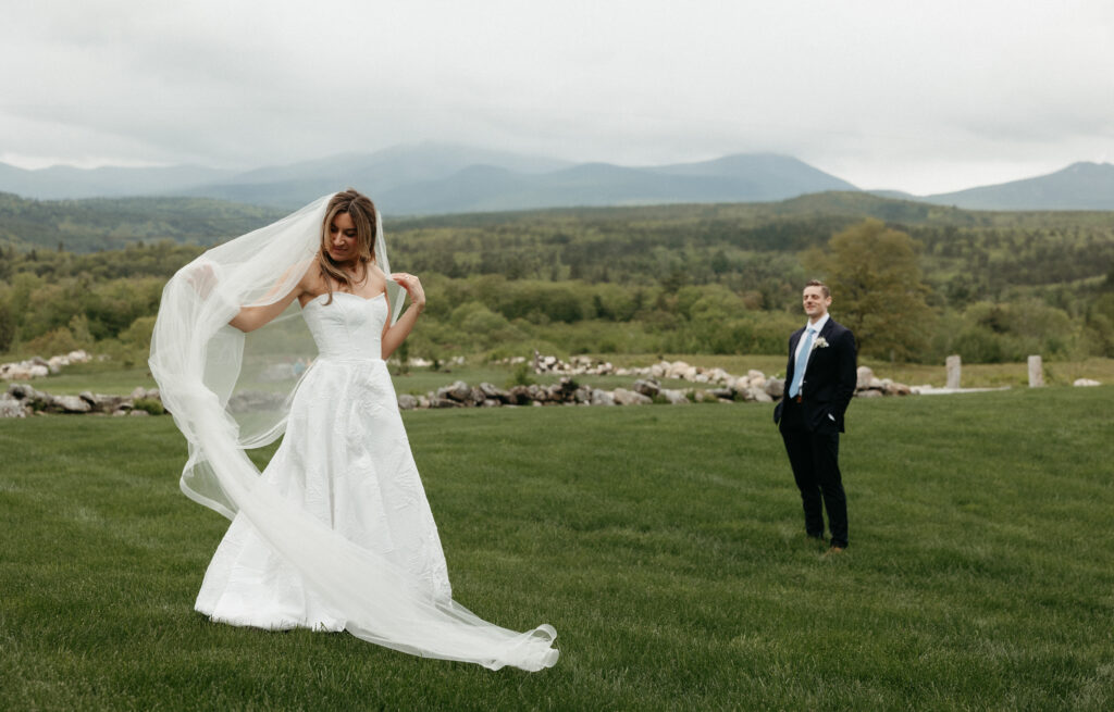 Elegant spring wedding in New Hampshire at Public House on Page Hill